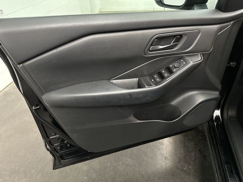 Used 2024 Nissan Rogue S AWD/4WD image 17