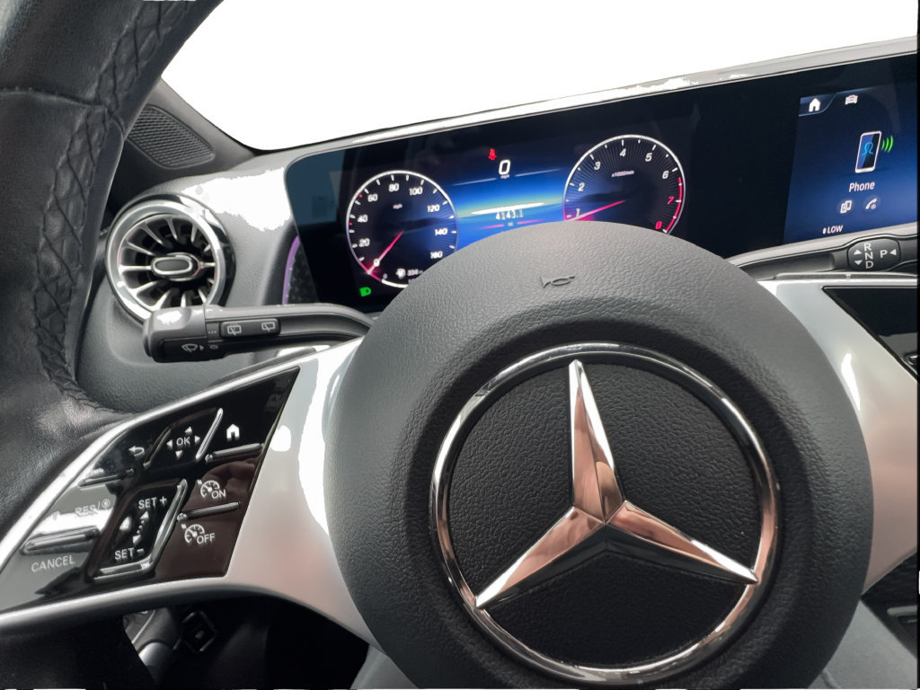 Used 2025 Mercedes-Benz GLB 250 4MATIC image 39