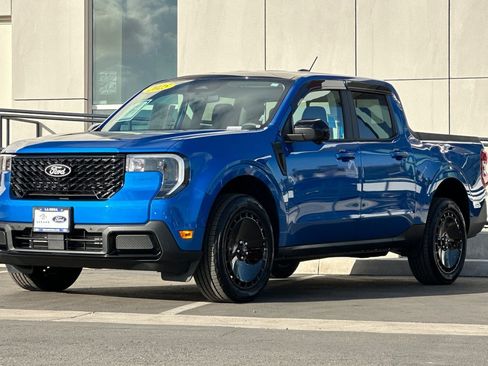 Certified 2025 Ford Maverick Lariat w/ Black Appearance Package image 7