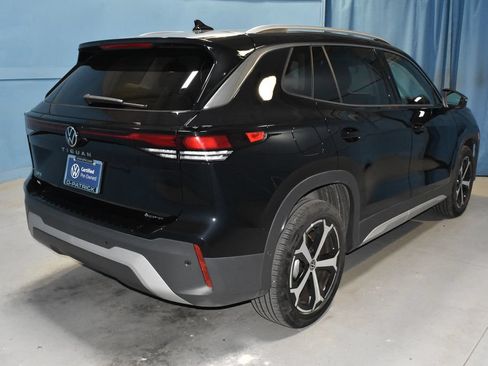 Certified 2026 Volkswagen Tiguan SE w/ Panoramic Sunroof Package AWD/4WD image 22