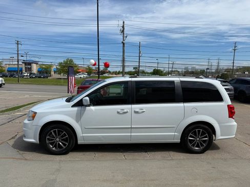 Used 2017 Dodge Grand Caravan SXT FWD image 7