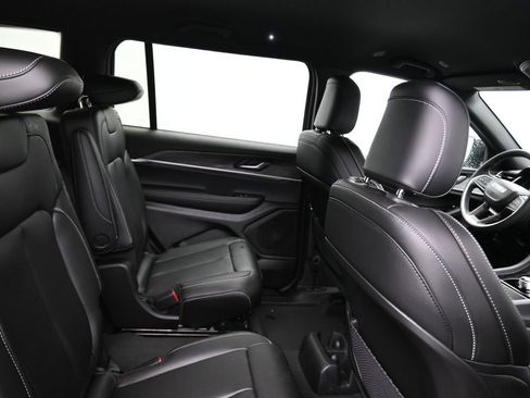 New 2025 Jeep Grand Cherokee L Limited w/ Black Appearance Package image 17