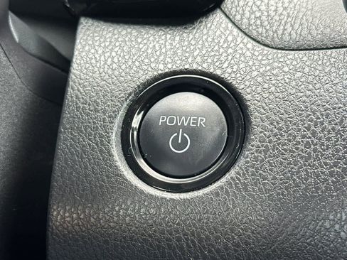 Used 2025 Toyota Camry SE image 23