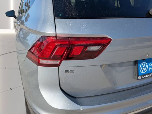 Certified 2023 Volkswagen Tiguan SE FWD image 8