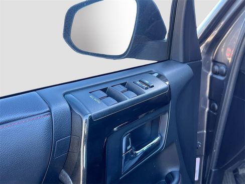 Used 2020 Toyota 4Runner TRD Off-Road Premium image 18