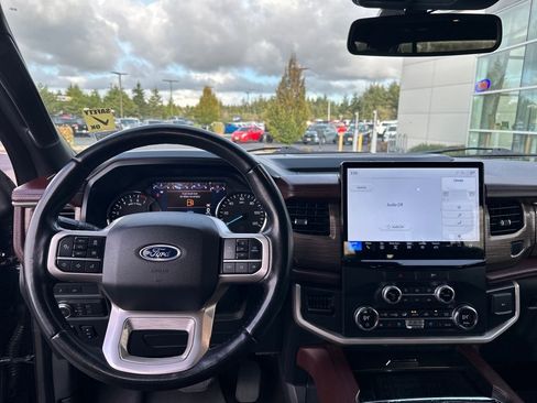 Used 2022 Ford Expedition Max Limited image 12