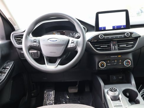 Used 2022 Ford Escape SE image 18