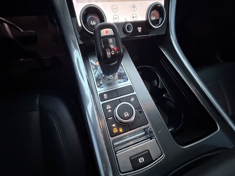 Used 2020 Land Rover Range Rover Sport SE AWD/4WD image 19