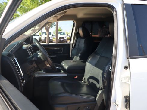 Used 2017 RAM 1500 Laramie RWD image 10