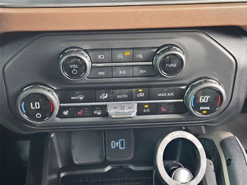 Used 2024 Ford Bronco Outer Banks AWD/4WD image 17