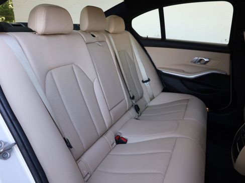Used 2022 BMW 330i Sedan w/ Driving Assistance Package RWD image 30