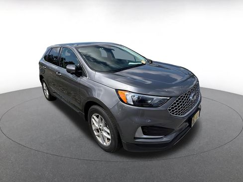 Used 2024 Ford Edge SEL image 2
