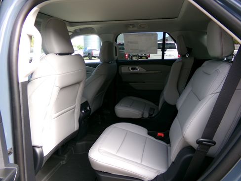 New 2025 Ford Explorer Active w/ Active Comfort Package image 12