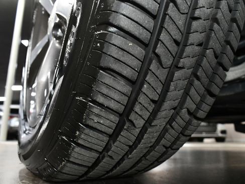 Used 2019 Jeep Cherokee Limited image 70