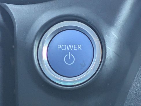 Used 2022 Toyota Sienna XSE image 16