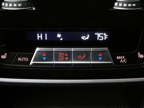 Used 2021 BMW X5 xDrive40i w/ M Sport Package AWD/4WD image 26