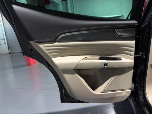 Used 2023 Maserati Grecale GT AWD/4WD image 50