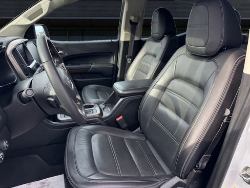 Used 2019 GMC Canyon Denali image 2