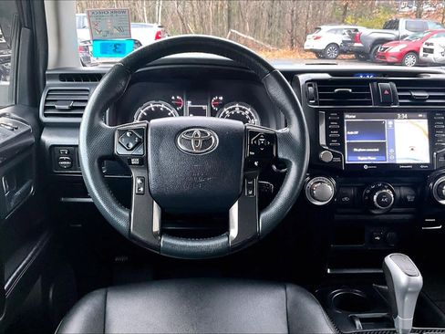 Certified 2022 Toyota 4Runner TRD Off-Road Premium image 5