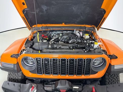 Used 2025 Jeep Wrangler Unlimited Rubicon w/ Steel Bumper Group AWD/4WD image 27