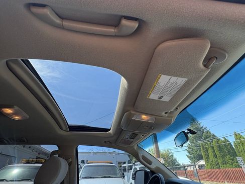 Used 2015 Toyota Sequoia SR5 AWD/4WD image 16