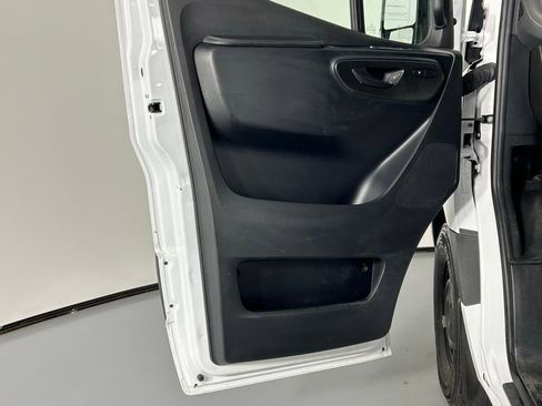 Used 2024 Mercedes-Benz Sprinter 2500 image 31