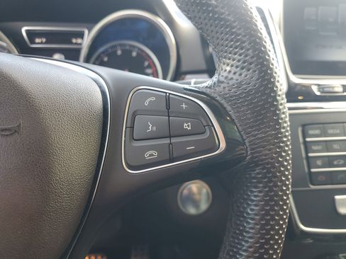 Used 2019 Mercedes-Benz GLE 400 4MATIC image 24