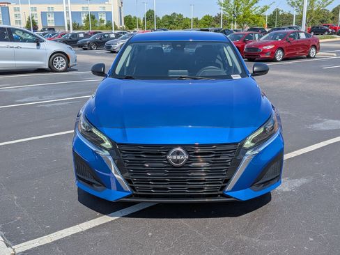 Used 2025 Nissan Altima 2.5 SV FWD image 8