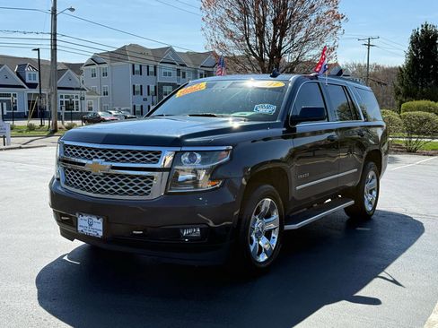 Used 2017 Chevrolet Tahoe LT w/ LT Signature Package AWD/4WD image 3