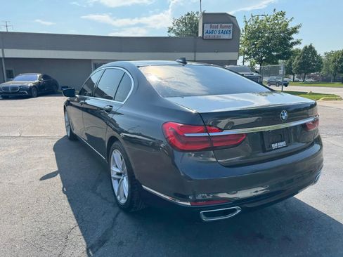 Used 2017 BMW 750i xDrive image 7