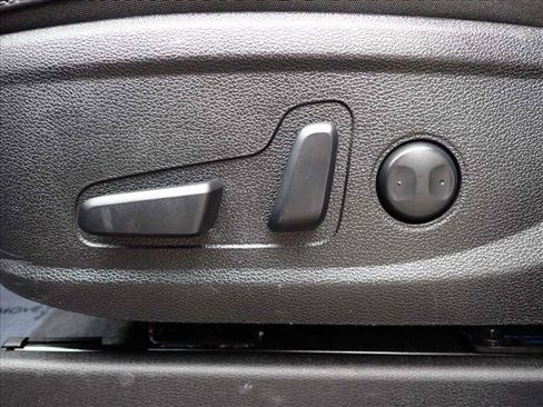 Used 2024 Kia Telluride S w/ S Sunroof Package FWD image 12