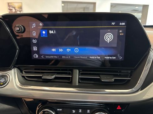 Used 2025 Chevrolet Trax LT image 20