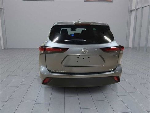 Certified 2026 Toyota Highlander XLE AWD/4WD image 7