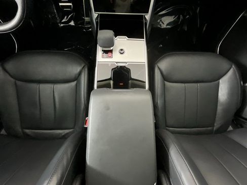 Used 2025 Land Rover Range Rover Long Wheelbase SE image 14