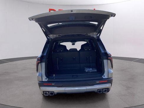 New 2026 Chevrolet Traverse LT image 14