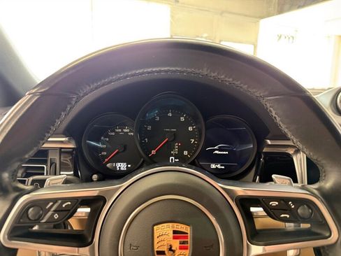 Used 2020 Porsche Macan AWD/4WD image 20
