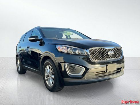 Used 2016 Kia Sorento LX FWD image 2