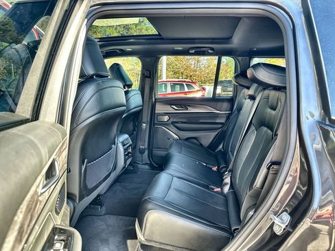 Used 2022 Jeep Grand Cherokee Overland image 26