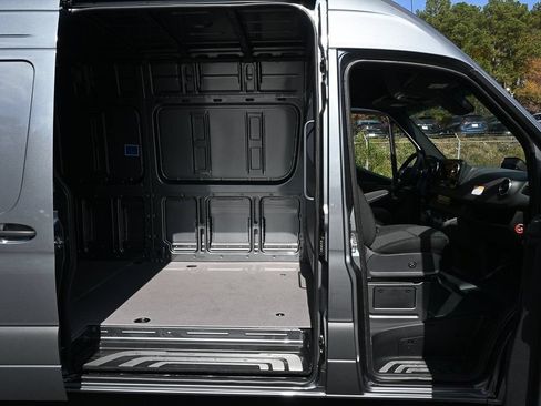 Used 2026 Mercedes-Benz Sprinter 2500 image 21