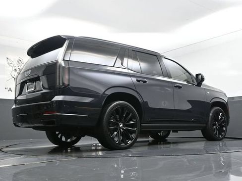 Used 2025 Cadillac Escalade Sport Platinum w/ LPO, ONYX Package AWD/4WD image 37