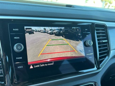 Used 2023 Volkswagen Atlas Cross Sport SEL R-Line image 34