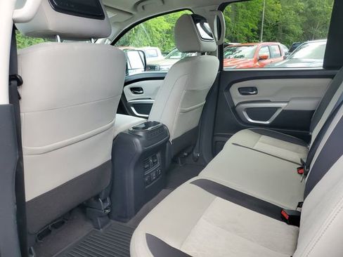 Used 2021 Nissan Titan SV w/ SV Convenience Package AWD/4WD image 10