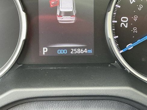 Used 2022 Toyota RAV4 XLE image 32