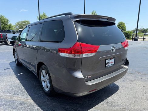 Used 2011 Toyota Sienna LE w/ Towing Pkg FWD image 5