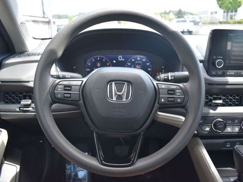Used 2024 Honda Accord EX image 9
