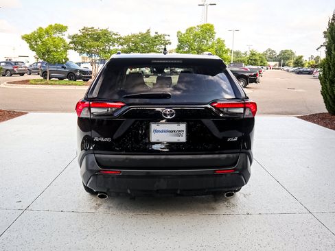 Used 2021 Toyota RAV4 XLE FWD image 9
