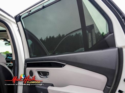 Used 2023 Honda Pilot Touring image 13