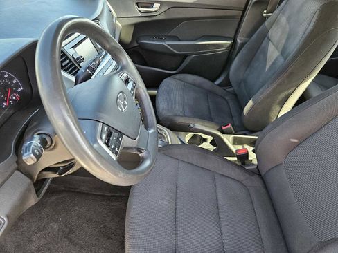 Used 2021 Hyundai Accent SE image 11