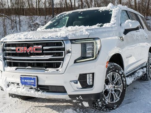 Used 2021 GMC Yukon SLT w/ SLT Premium Package image 1