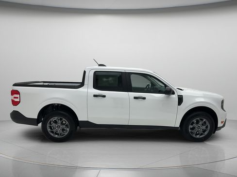 New 2026 Ford Maverick XLT w/ Equipment Group 301A AWD/4WD image 4